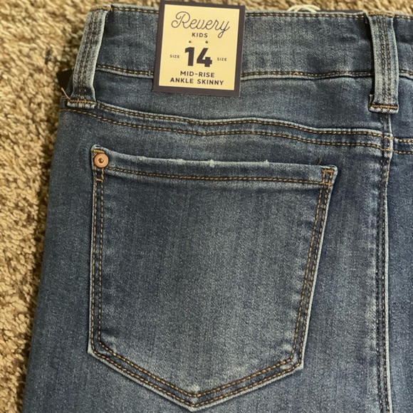 Revery girls jeans! - Picture 3 of 4